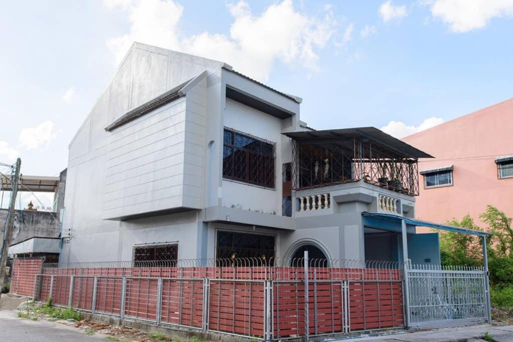 Bluebell House Hatyai - Cosy 3 Bedrooms For 10 Pax - 9 Mins Drive To Lee Grd Ban Kho Hong Экстерьер фото